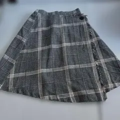 A G 黒と白とピンクのチェック柄プリーツスカート