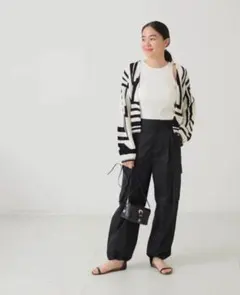 エンリカ ブラックサロペット バックリボン付き - メルカリ
