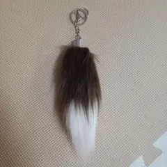 キツネのカラフルしっぽキーホルダー 茶色と白