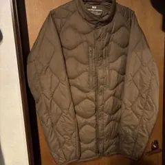 ユニクロ　ホワイトマウンタニアリング　ダウン