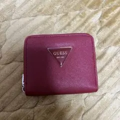 GUESS 二つ折り財布 赤