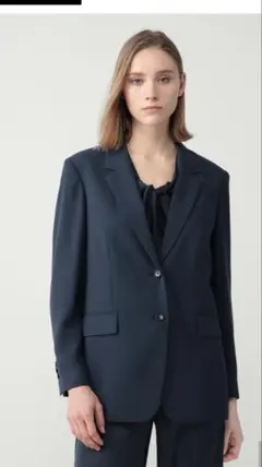 【美品】Theory パンツスーツ セットアップ Satin Crepeのサムネイル