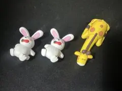 たべっ子どうぶつ すやすやフィギュア ガチャガチャ　うさぎ×2 きりん×1