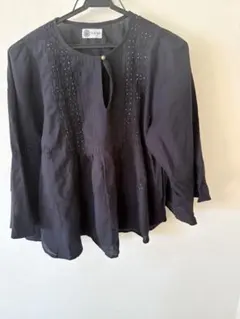 surya 刺繍入り 五分袖ブラウス ブラック