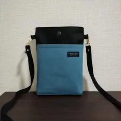 帆布２色　スマホポーチバッグ①　サコッシュ　ハンドメイド　１８×２２×３　マチ有