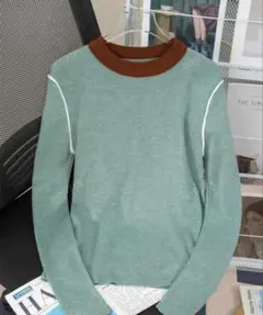 トップス　グリーン　長袖