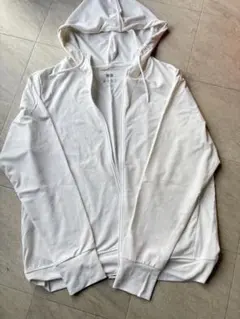 UVカットフルジップパーカー　XL ユニクロ　エアリズム