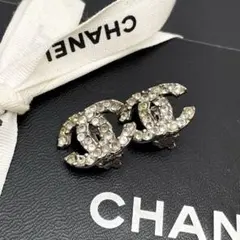 CHANEL リボン ココマーク ラインストーン ピアス - メルカリ