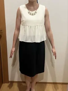 ホワイト・ブラック フリルドレス