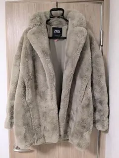 ★元値半額以下★ZARA フェイクファーコート（Mサイズ）