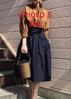 UNIQLOハイウエストベルテッドフレアミディスカート