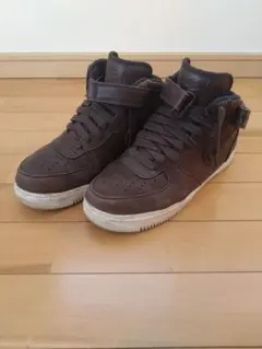 NIKE AIR FORCE 1 MID