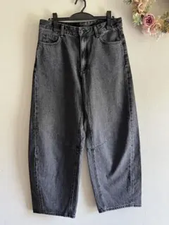 guバレルレッグジーンズ