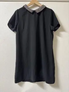 FOREVER21 ビジュー付き襟 ブラックミニワンピース