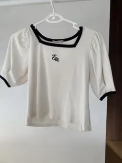 スクエアネックtシャツ