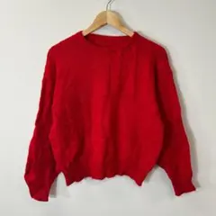 古着　トレンド　赤 ケーブルニット 長袖セーター　差し色