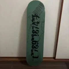 グリーン スケートボードデッキ バーコードデザイン