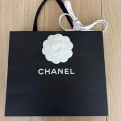 CHANEL 黒い紙袋 カメリア装飾