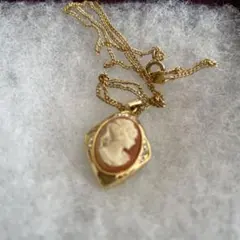 カメオデザイン ゴールドネックレス