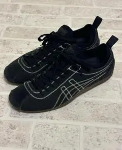 オニツカタイガー　スクロウ　ブラック