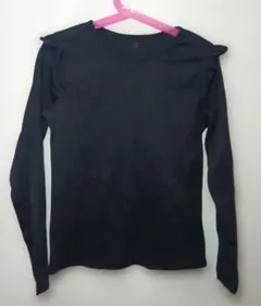 GU 黒 長袖カットソー 肩フリル　140㎝