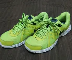 Nike ネオンイエロー ランニングシューズ