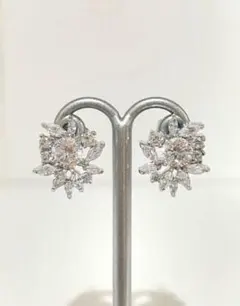 雪の結晶デザイン ピアス(両耳用)