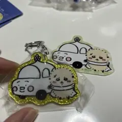 ちいかわ　ラッコ　ラメアクリルキーホルダー4 ステッカー付き