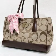 美品 COACH ハンドバッグ シグネチャー ターンロック スカーフ