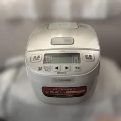 象印 マイコン炊飯ジャー NL-BC05 3合炊き　2019年製　洗浄済みのサムネイル