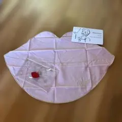 memnon クリアケース付き　リップ型　ハンカチ