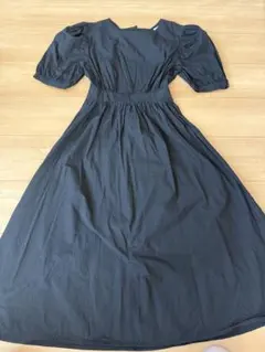 バックオープンワンピース