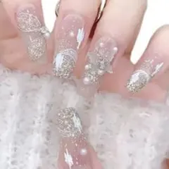 （22）❤️ シアーベージュ×ゴールドラメ＊蝶モチーフ＆パール付きネイルチップ