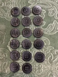 黒の4穴ボタン 16個セット