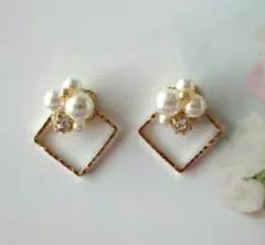 スワロフスキー☆クリスタルパール&スクエアチャームピアス