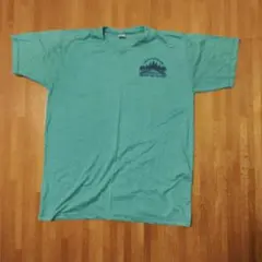 グリーン Tシャツ