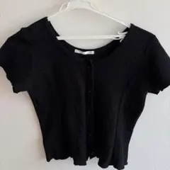 レディース　トップス　黒 リブ編み 半袖トップス ボタン付き