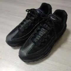 美品　NIKE airmax95 トリプルブラックCI3705-001 レア ナイキ エア マックス 95 エッセンシャル トリプル ブラック
