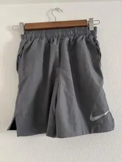 NIKE ショートパンツ　M