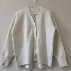 ホワイト Vネック カーディガン