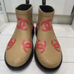 激レア　CHANEL ロゴデザイン ラバーショートブーツのサムネイル
