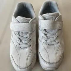 あ*る様 ホワイト スニーカー２３cm