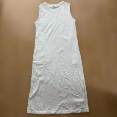UNIQLO コットンノースリーブワンピース
