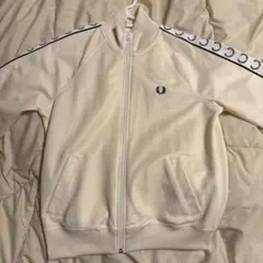 フレッドペリー クリーム ジップアップジャケット