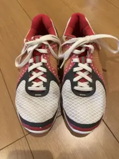Nike スニーカー ホワイト/レッド/ピンク　ランニングシューズ　23cm