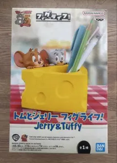 フィグライフ!」トムとジェリー「Jerry＆Tuffy チーズ型ペン立て」