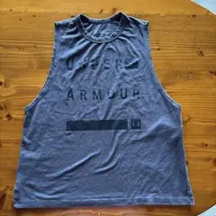 ほぼ新品　Under Armour ノースリーブ トレーニングシャツ 女性用Lのサムネイル