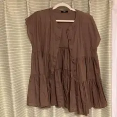 BASEMENT online ブラウン ノースリーブ シャツ