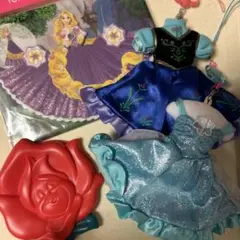 ディズニーリゾートアナ雪キーホルダー、ラプンツェルドレスメモ　一番くじアリス鏡