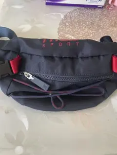 THI SPORT ボディバッグ ブラック/レッド